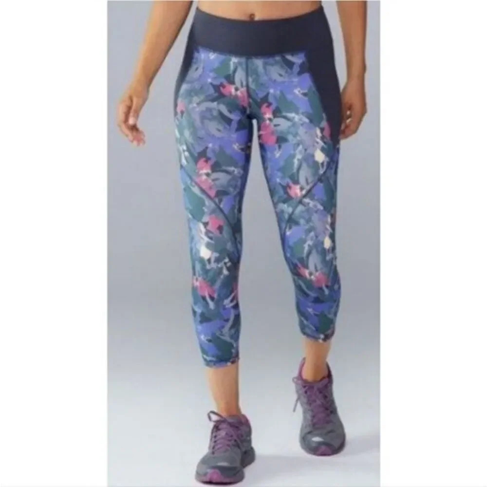 PATAGONIA Centered Crop Abstract Jungle